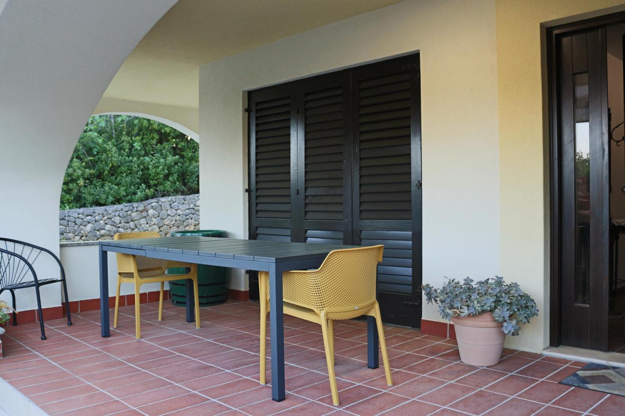 Ferienwohnung Apartman Mariolina Krk Town Exterior foto